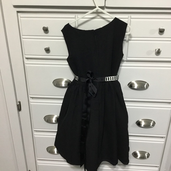 Ellie Kids Black Full Sleeveless Dress with Rhinestone Embellished Belt size 8 - Picture 4 of 7